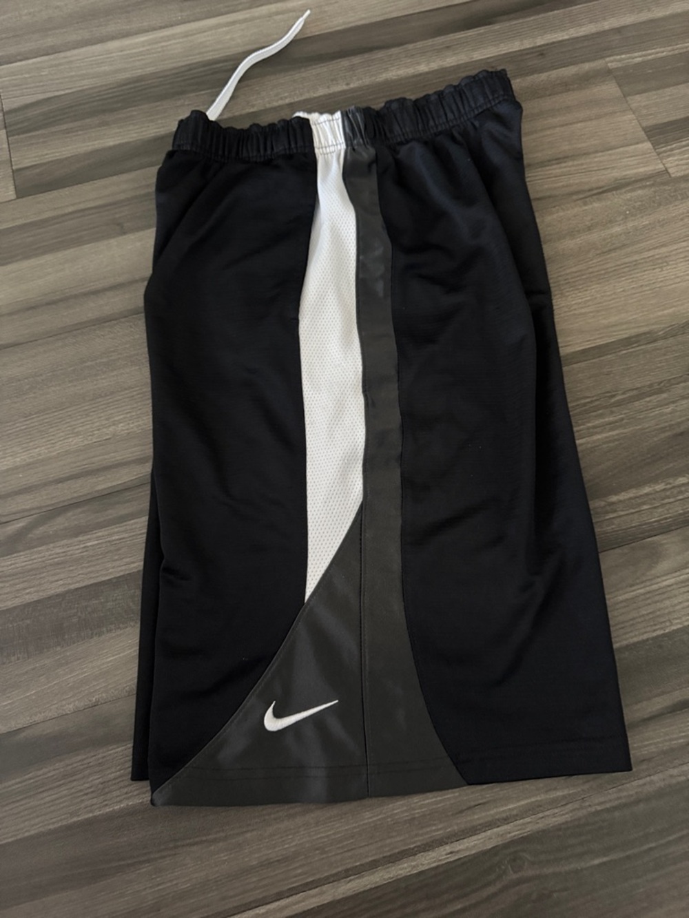 Nike basketball shorts - excellent condition